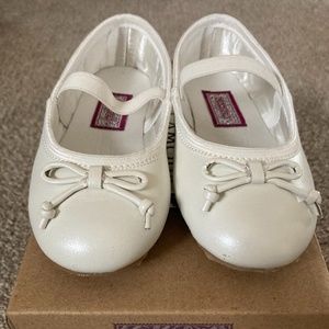 L'Amour Girls White Leather Ballet Bow Flat
